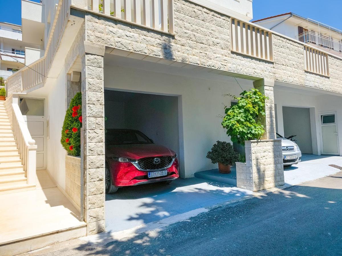 Apartments Nikolina Hvar Town Bagian luar foto