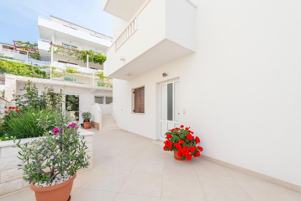 Apartments Nikolina Hvar Town Bagian luar foto